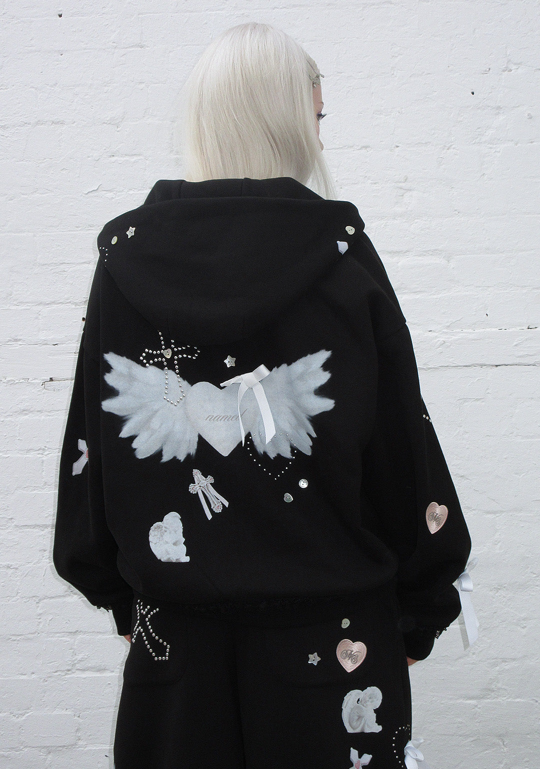 WHISPER ZIP HOODIE BLACK